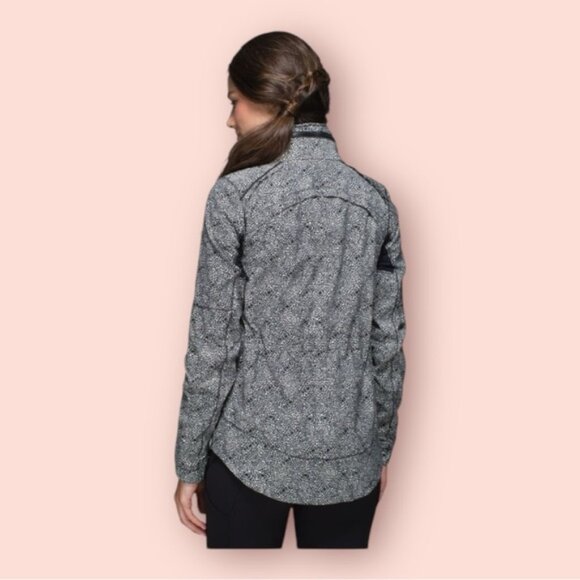 Lululemon Spring Forward Jacket Plush Petal Black size 6 zip‎ up hoodie - Picture 2 of 11